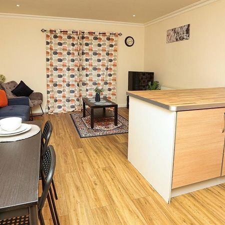 Surespring Apartment Erith ภายนอก รูปภาพ